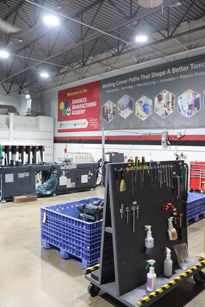 MILACRON® LAUNCHES NEW VALUE-PERFORMANCE MACHINE PLATFORMS IN LATIN AMERICA MARKET TO MEET RISING DEMAND - Milacron