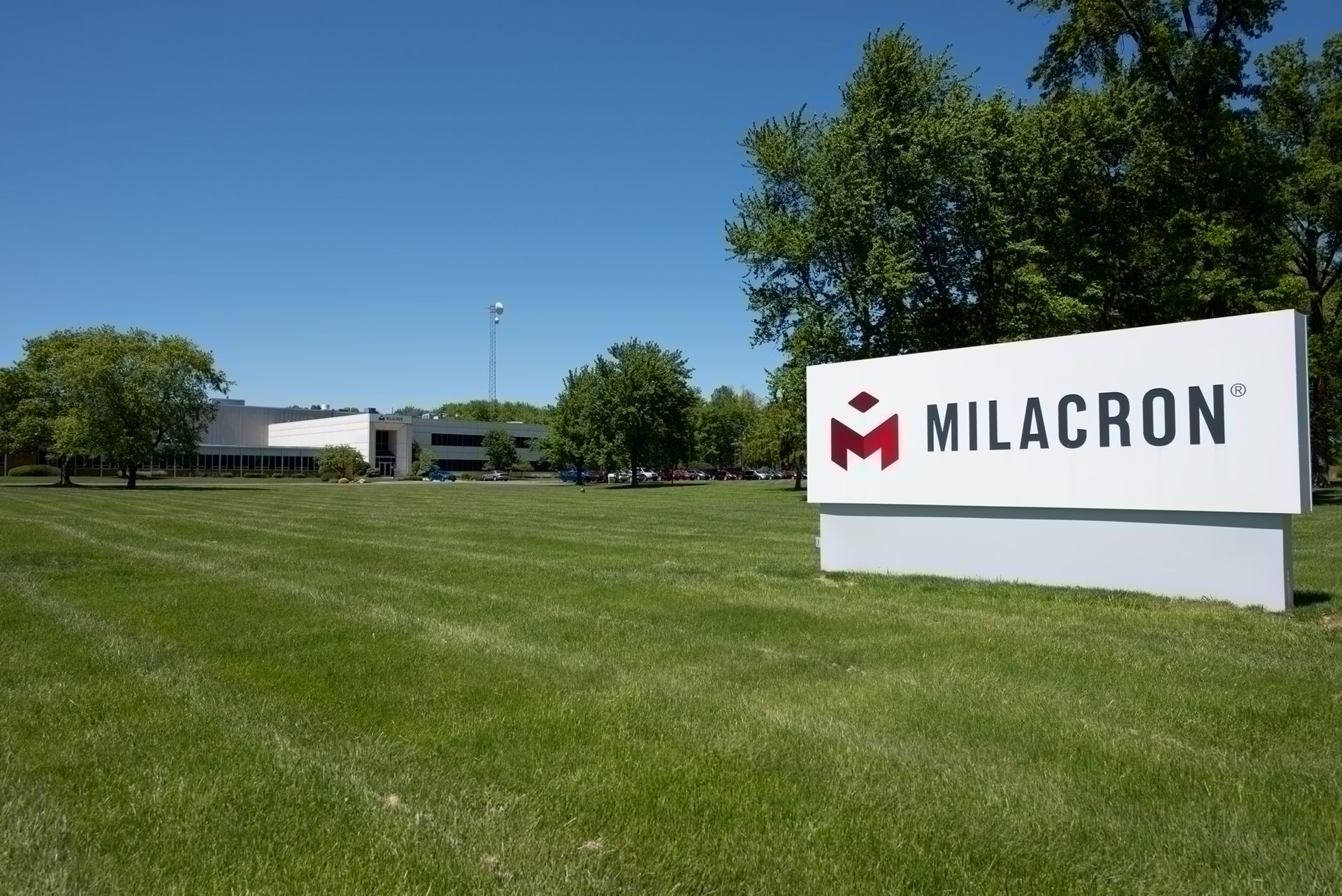 Bain Capital Completes Majority Investment in Milacron, a Leading Global Provider of Highly Engineered Plastic Processing Solutions - Milacron