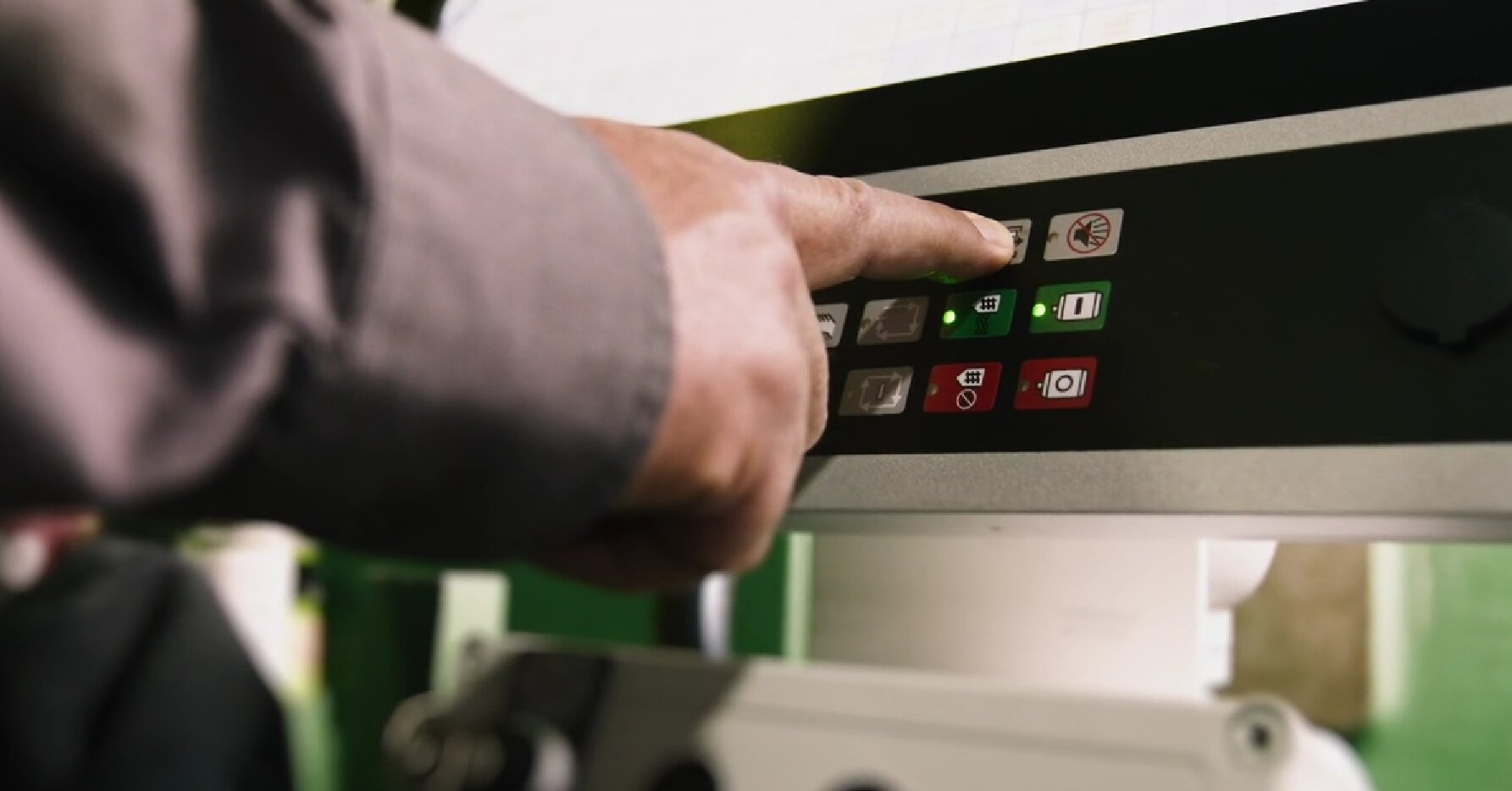 Selecting buttons